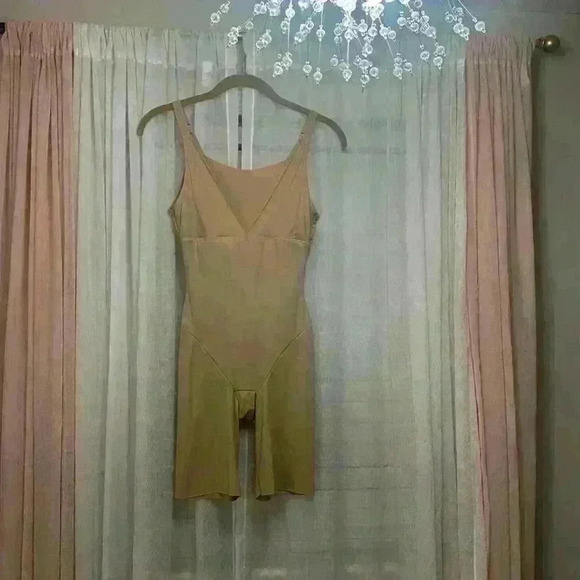 Maidenform Large Open-Bust Body Shaper NWOT Item# B10 - Picture 5 of 7